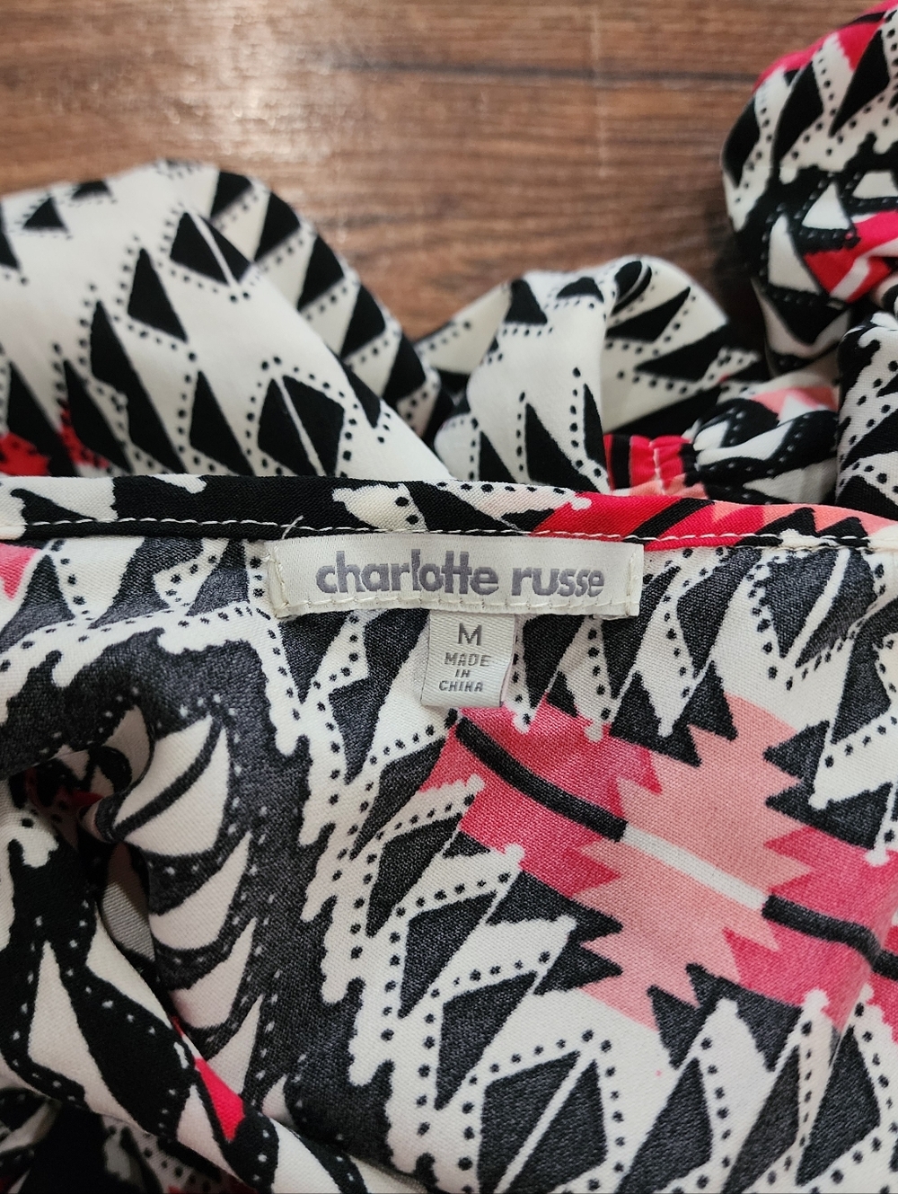 Charlotte Russe Junior's Sleeveless Caged Back Aztec Print Romper Medium M - Picture 8 of 9